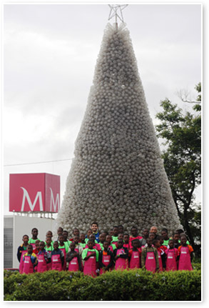 Uma Cidade Limpa pra Mim” oferece Árvore de Natal à cidade da Beira... -  Millennium bcp
