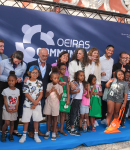 190 crianças recebem material escolar