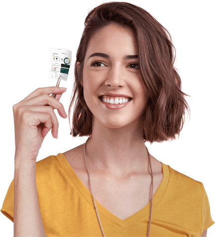 menina com talão de compras